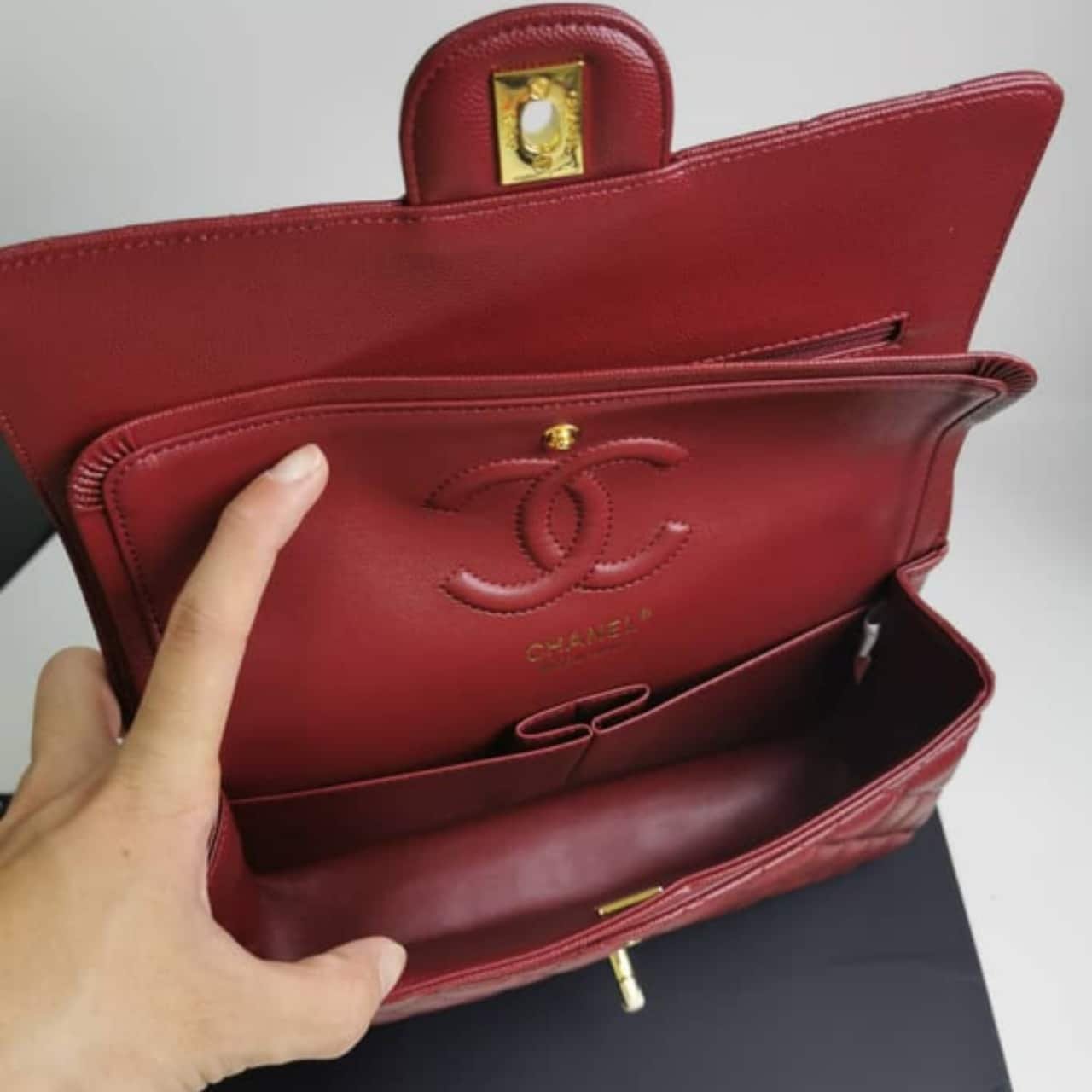 Ch**el Medium Classic Double Flap Burgundy Gold Hardware 25Cm