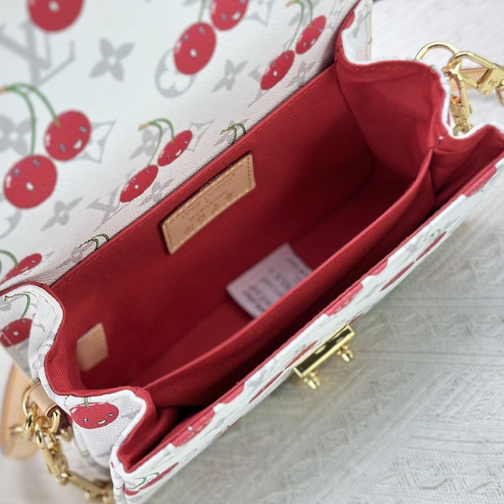 L0vis Vvtt0n X Murakami Pochette Métis East West Monogram Cherry White 21Cm M14231