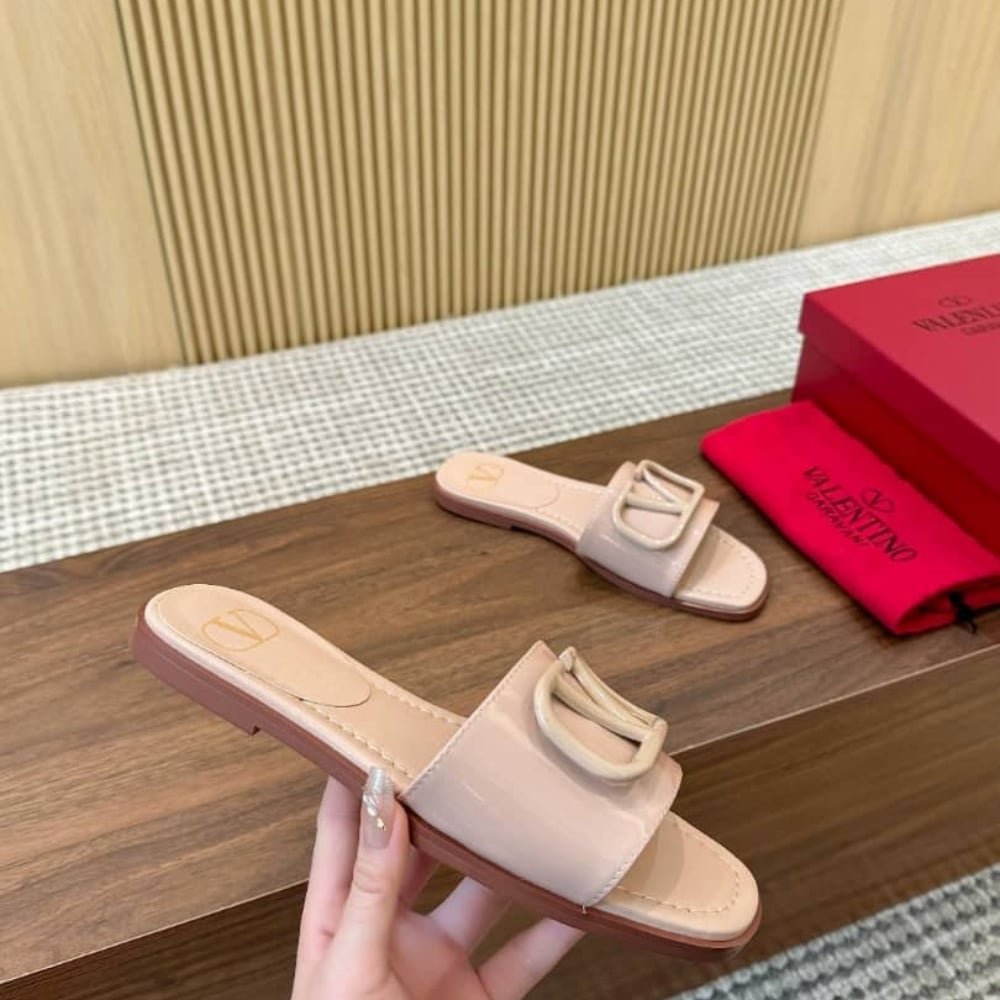 Va1e*ntin0 Smooth Leather Slippers With Vlogo Light Pink