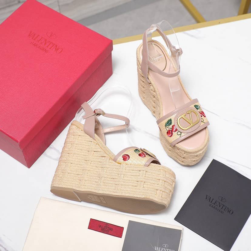 Va1e*ntin0 Garavani Natural Logo Wedges Sandal Beige 6W0S0Ly9Cec32H