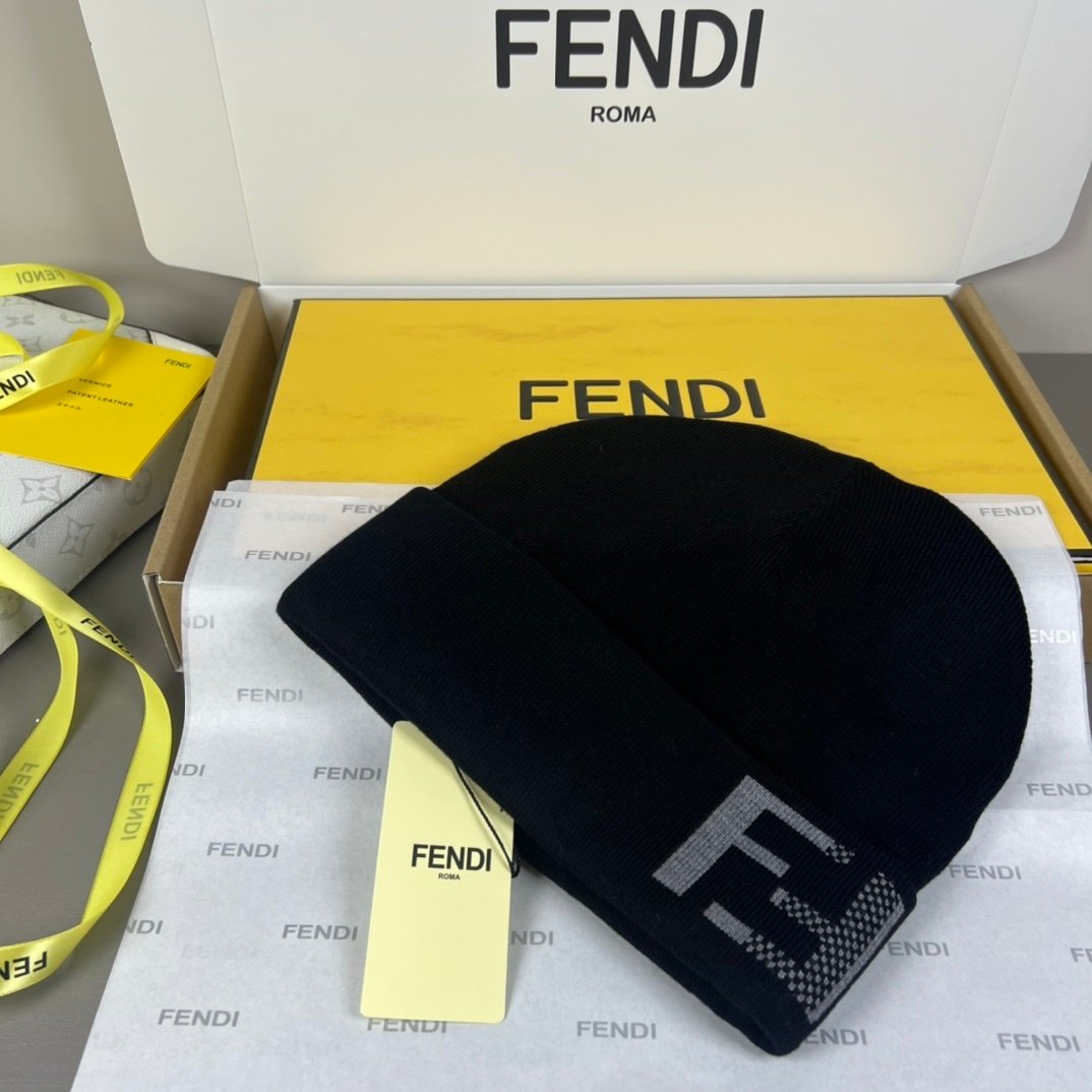 F**di Beanie Black Wool Hat Black Fxq335Atqdf0Qa1