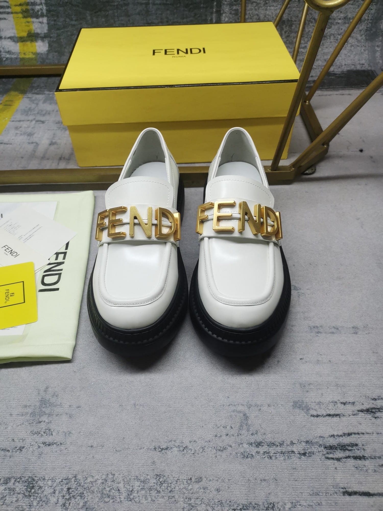 F**digraphy Smooth Leather Loafers White 8D838369Ff1Iyw