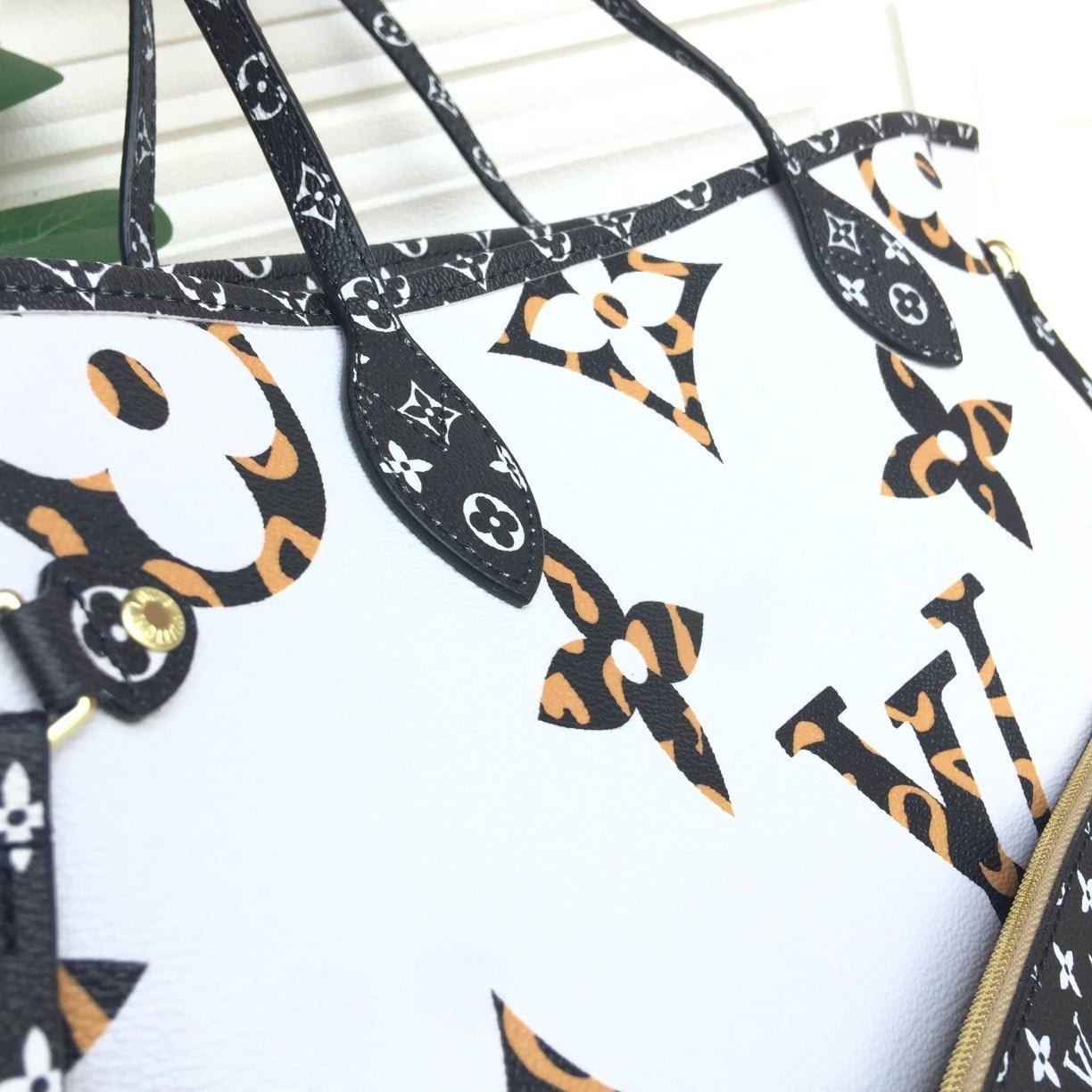 L0vis Vvtt0n Neverfull Mm Giant Jungle Ivory 31Cm M44716