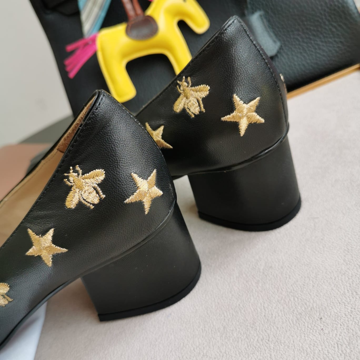 Gvc*1 Embroidered Bee Star Leather Mid-Heel Pump Black