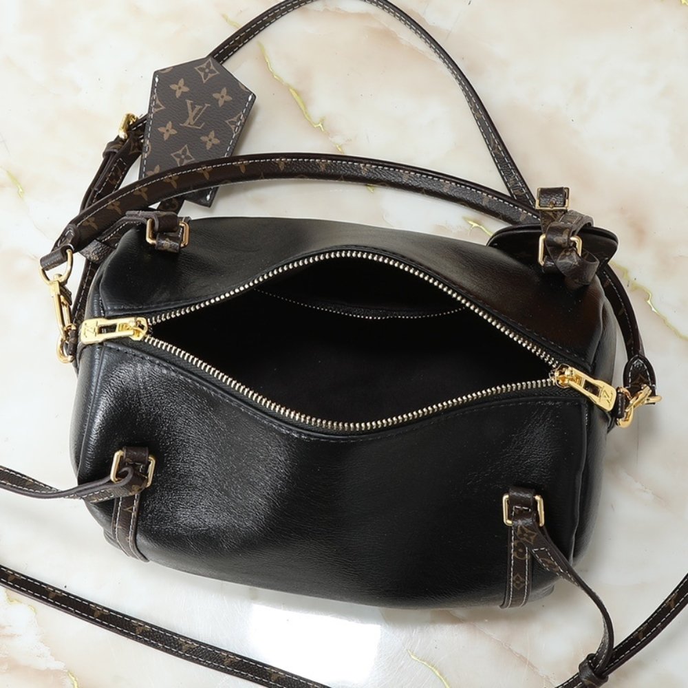 L0vis Vvtt0n Express PM Black 25Cm M27920