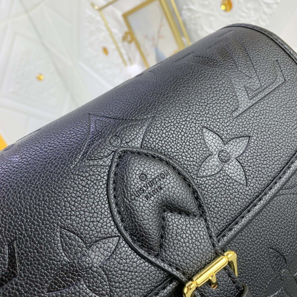 L0vis Vvtt0n Diane Monogram Empreinte Black 24Cm M46386