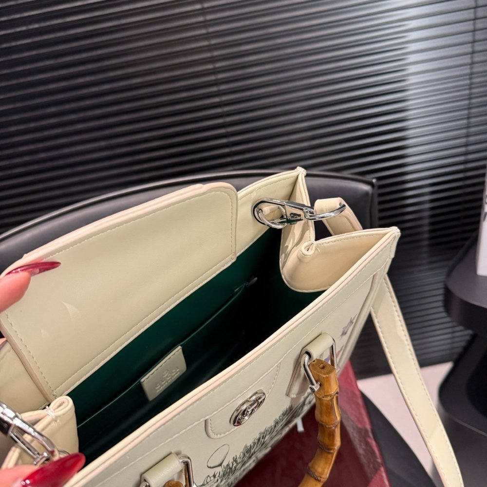 Gvc*1 Yuko Higuchi Diana Medium Tote Bag White 27Cm 853226 Aageu 1709