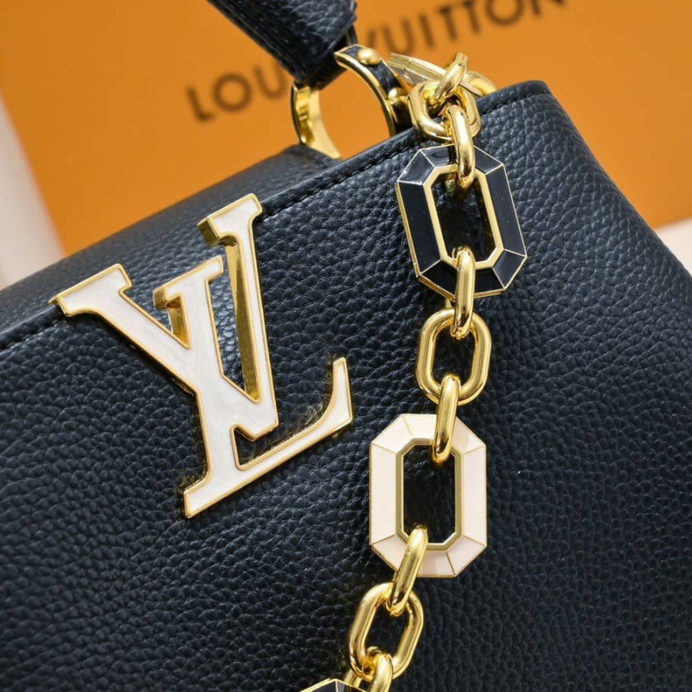 L0vis Vvtt0n Capucines Bb Bag With Charm Black 27Cm