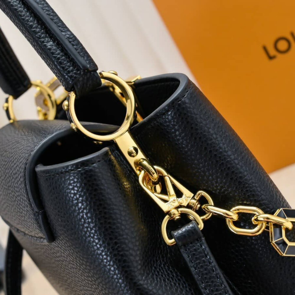 L0vis Vvtt0n Capucines Bb Bag With Charm Black 27Cm