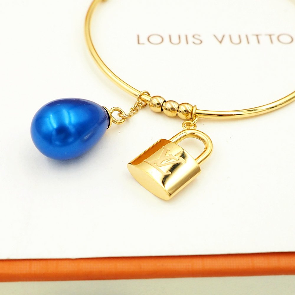 L0vis Vvtt0n Pearl Gold Charm Hoop Earrings