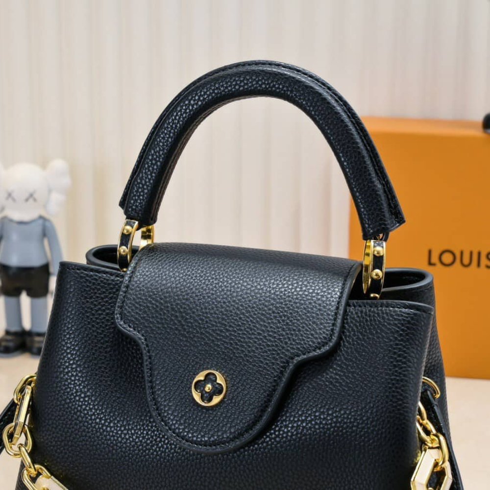 L0vis Vvtt0n Capucines Bb Bag With Charm Black 27Cm