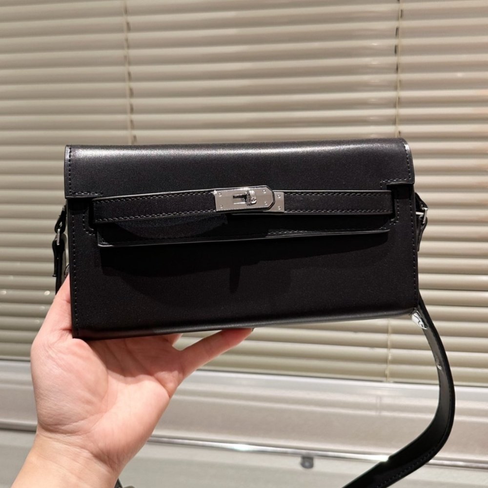 H**me5 Kelly Classique To Go Wallet Black Silver Hardware 19Cm H080253Ck89