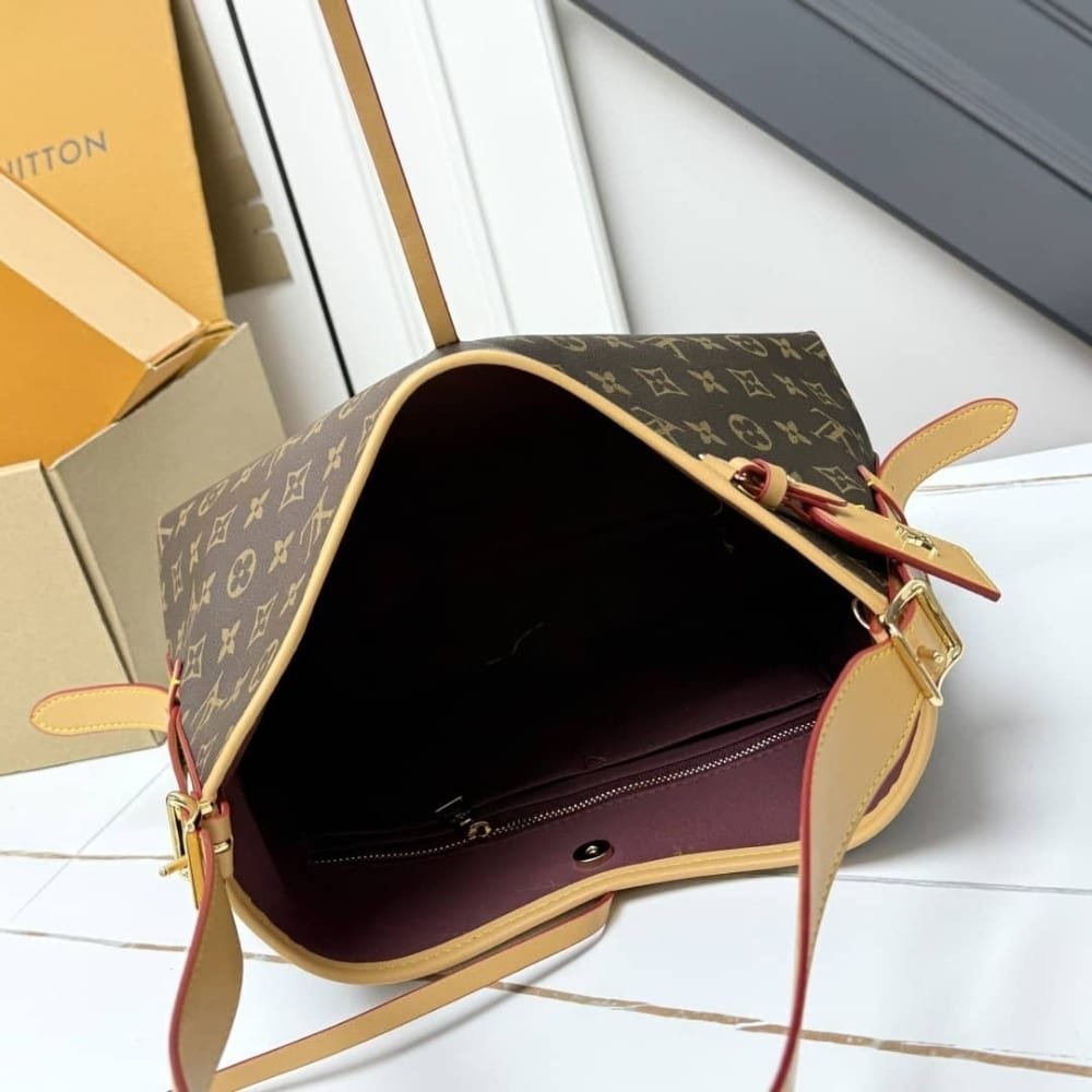 L0vis Vvtt0n Carryall PM Monogram Canvas 29Cm M46203