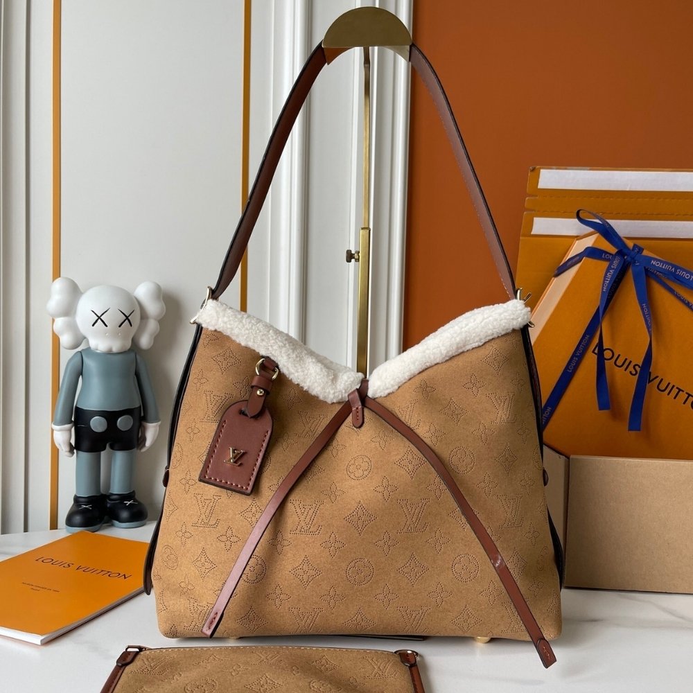 L0vis Vvtt0n Carryall PM Mahina 29Cm M11843