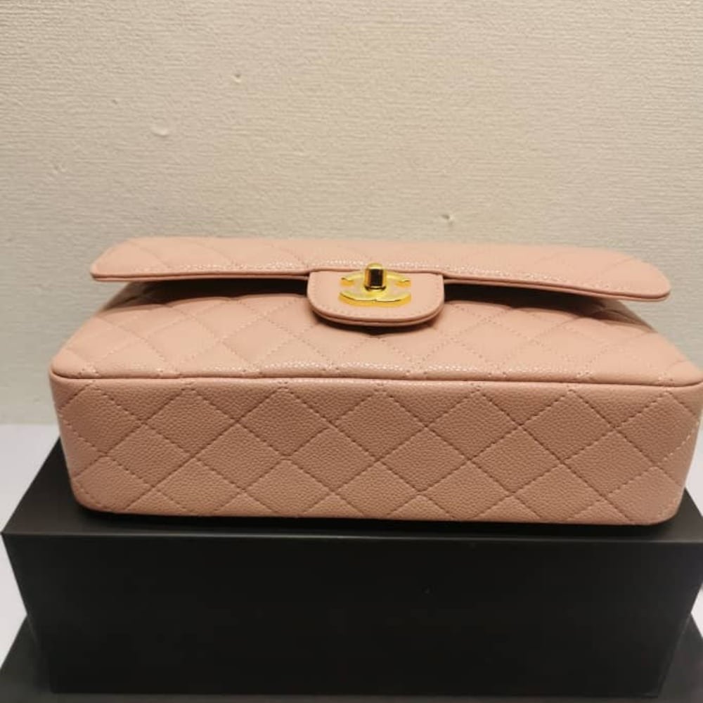 Ch**el Classic Medium Flap Bag With Gold Hardware Pink 25Cm