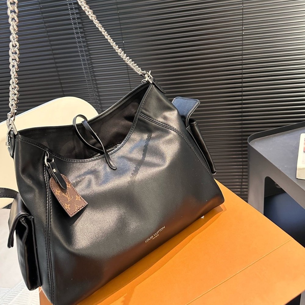 L0vis Vvtt0n Carryall Cargo Vibe PM Bag Black 34Cm M24861