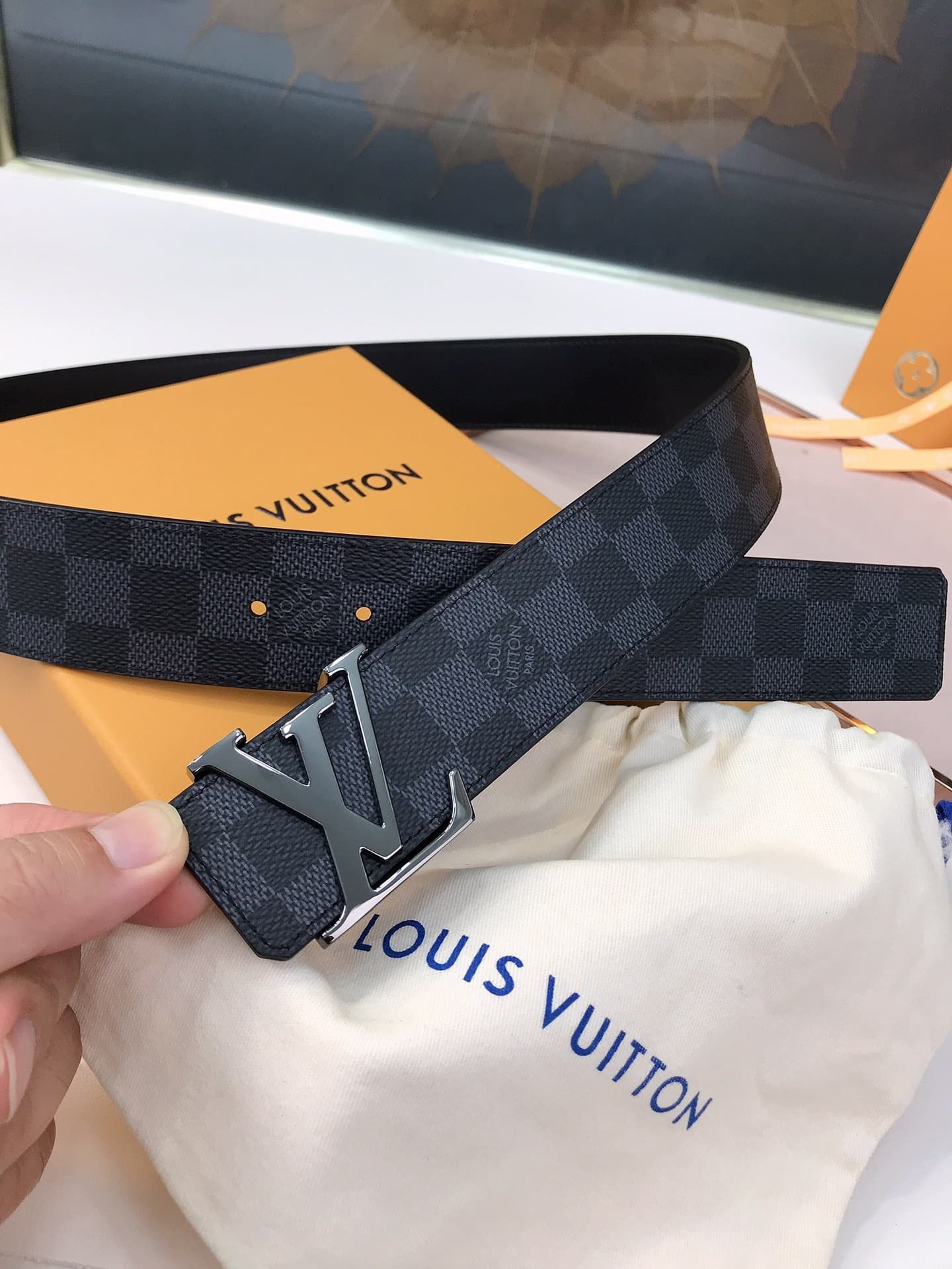 L0vis Vvtt0n Ceinture Lv Initiales Reversible 4Cm