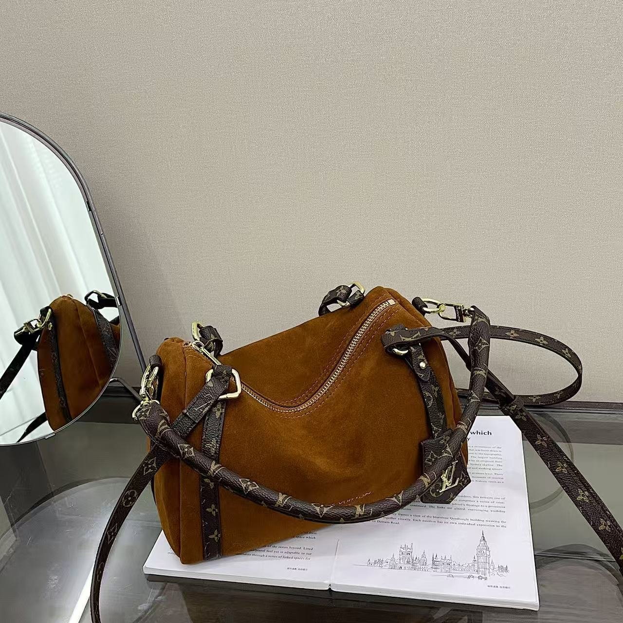 L0vis Vvtt0n Express MM Brown 24Cm