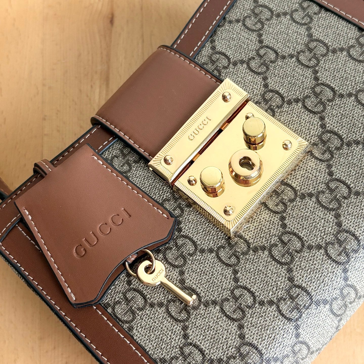 Gvc*1 Padlock Small Top Handle Bag Beige And Dark Brown 20Cm ‎‎841653 Fad6L 9758