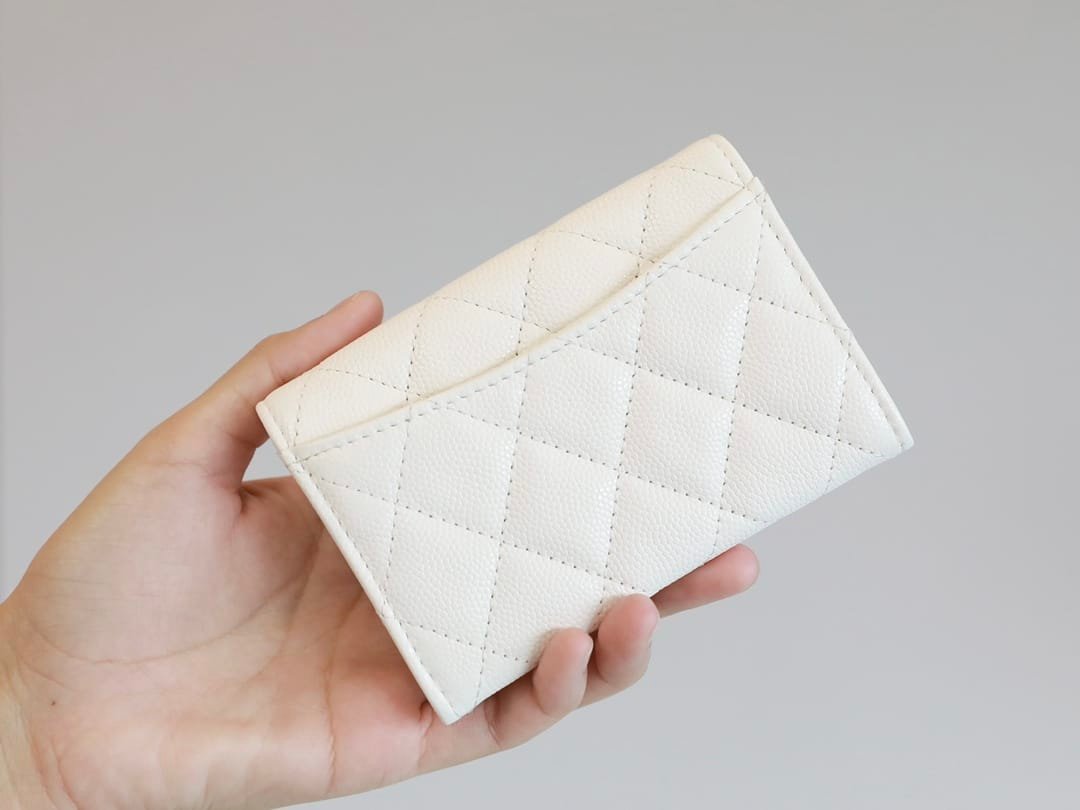 Ch**el Classic Card Holder Wallet White 10Cm Ap0214 B10583 10601