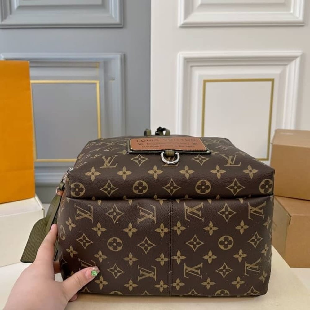 L0vis Vvtt0n Discovery Backpack Safari Monogram Brown 37Cm