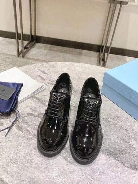 Pra*a Heeled Brushed Leather Lace-Ups Shiny Black