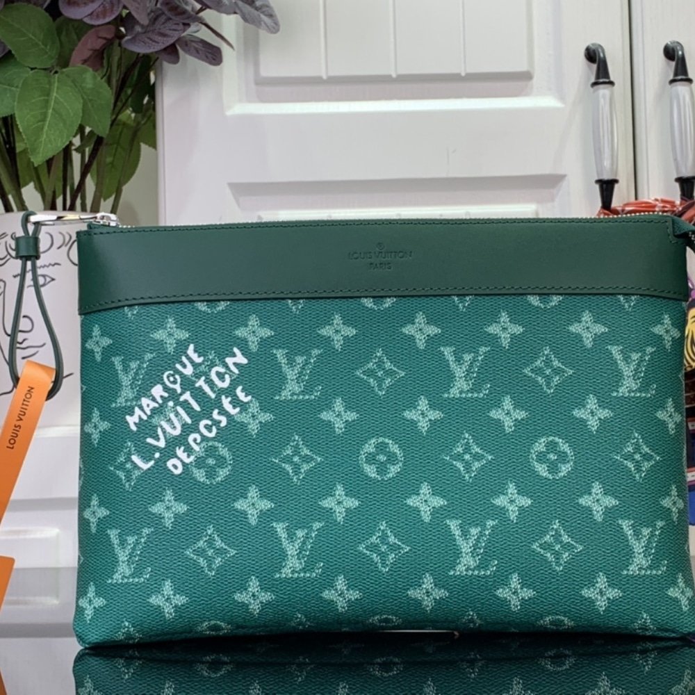 L0vis Vvtt0n Pochette Voyage Souple Green 21Cm M12665