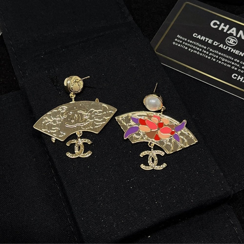 Ch**el Fan Floral Enamel Pearl Drop Earrings Multicolour Abf930 B21130 U2139
