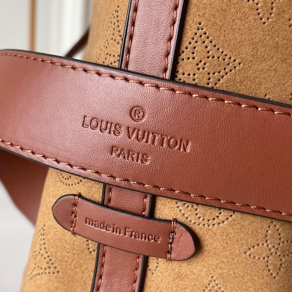 L0vis Vvtt0n Carryall PM Mahina 29Cm M11843