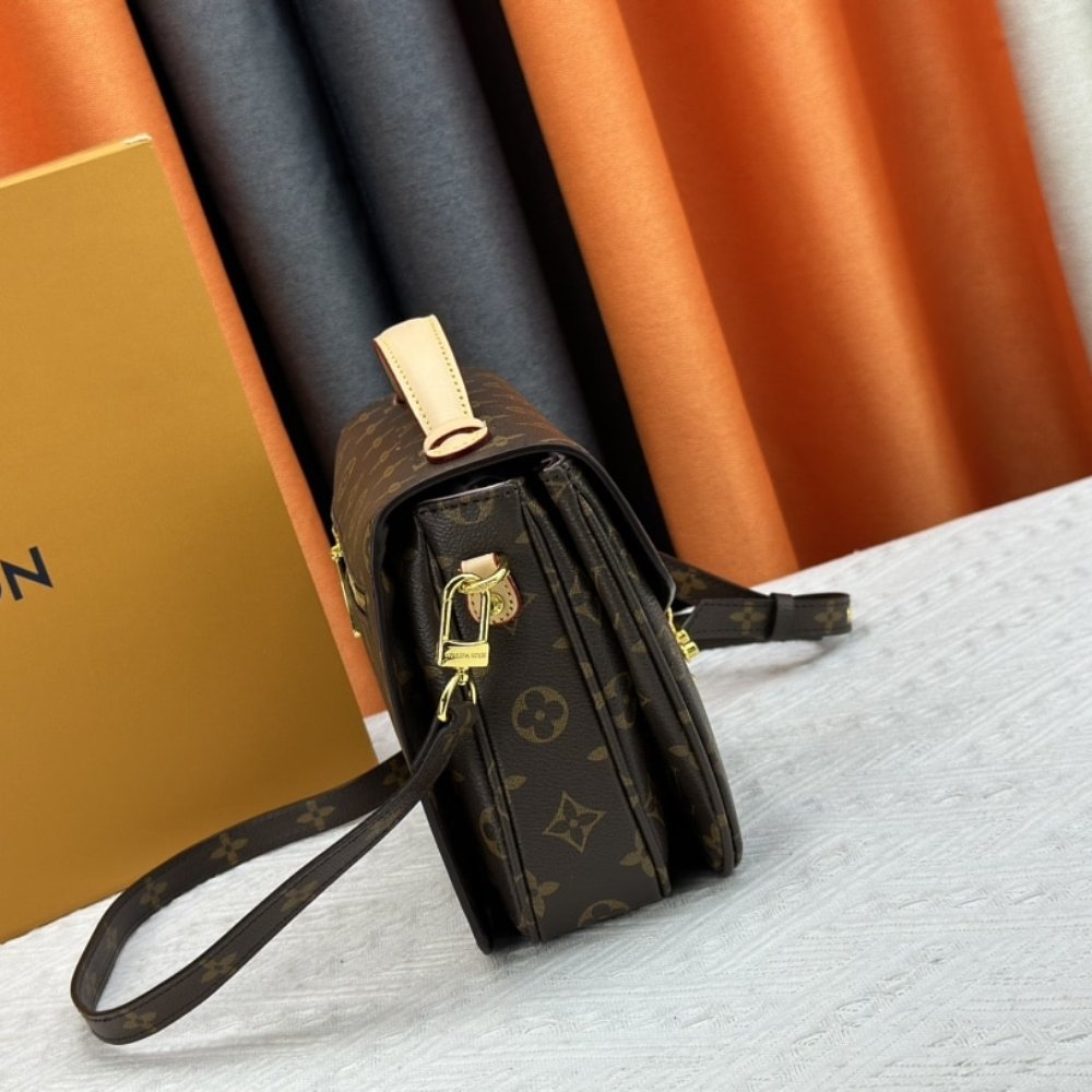 L0vis Vvtt0n Pochette Métis Monogram Coated Canvas 25Cm M47203
