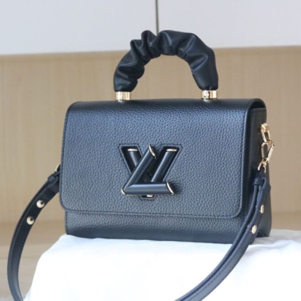 L0vis Vvtt0n Twist MM Bag 23Cm Black M58688
