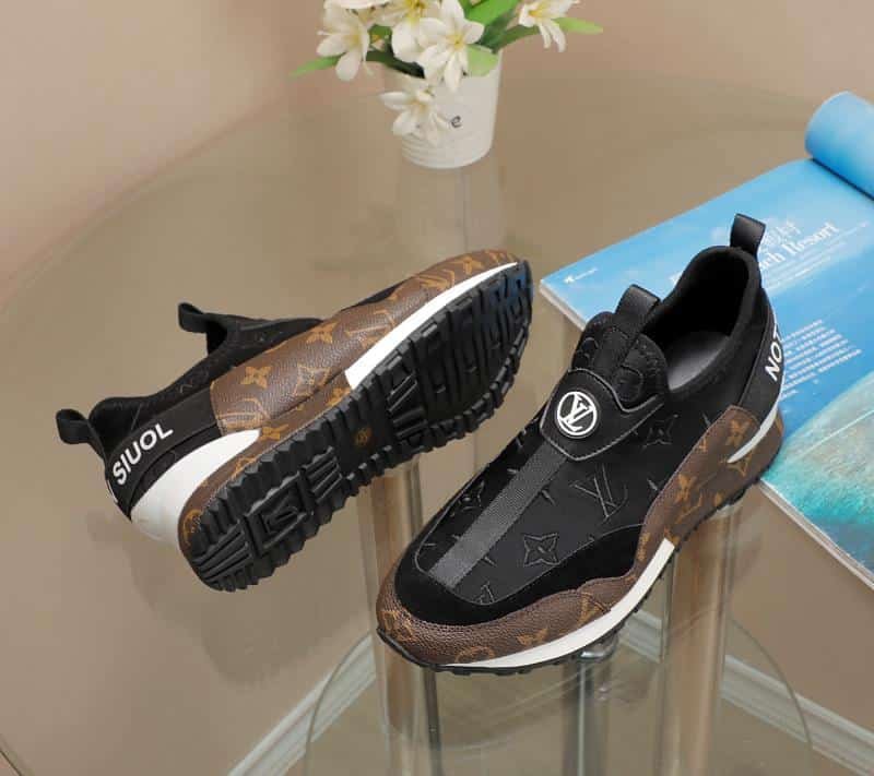 L0vis Vvtt0n Run Away Sneaker Monogram Brown