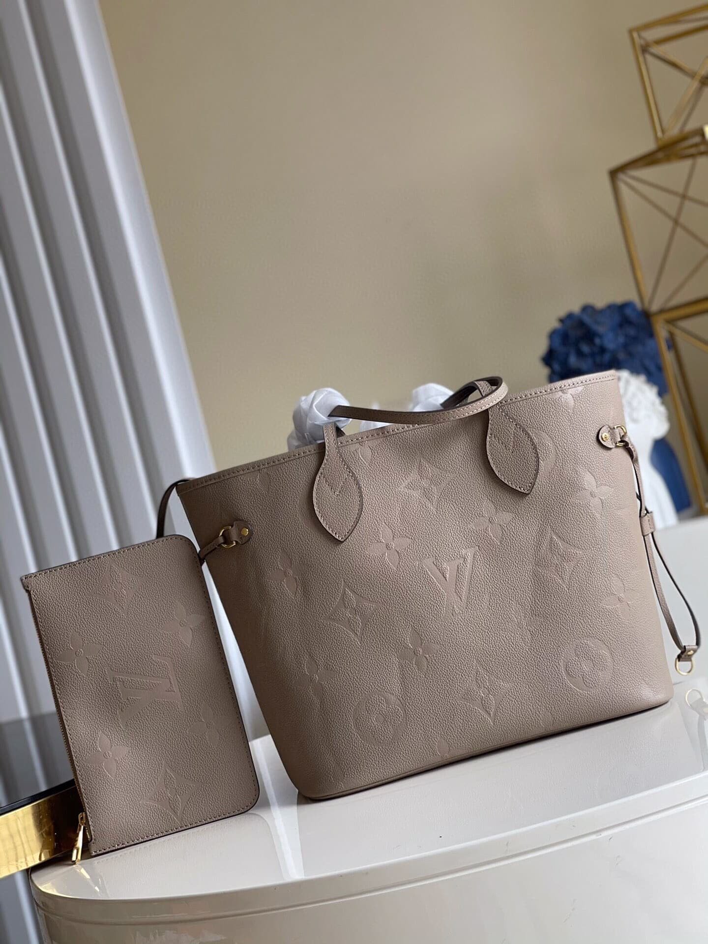 L0vis Vvtt0n Neverfull Mm Turtledove Gray 31Cm M45686