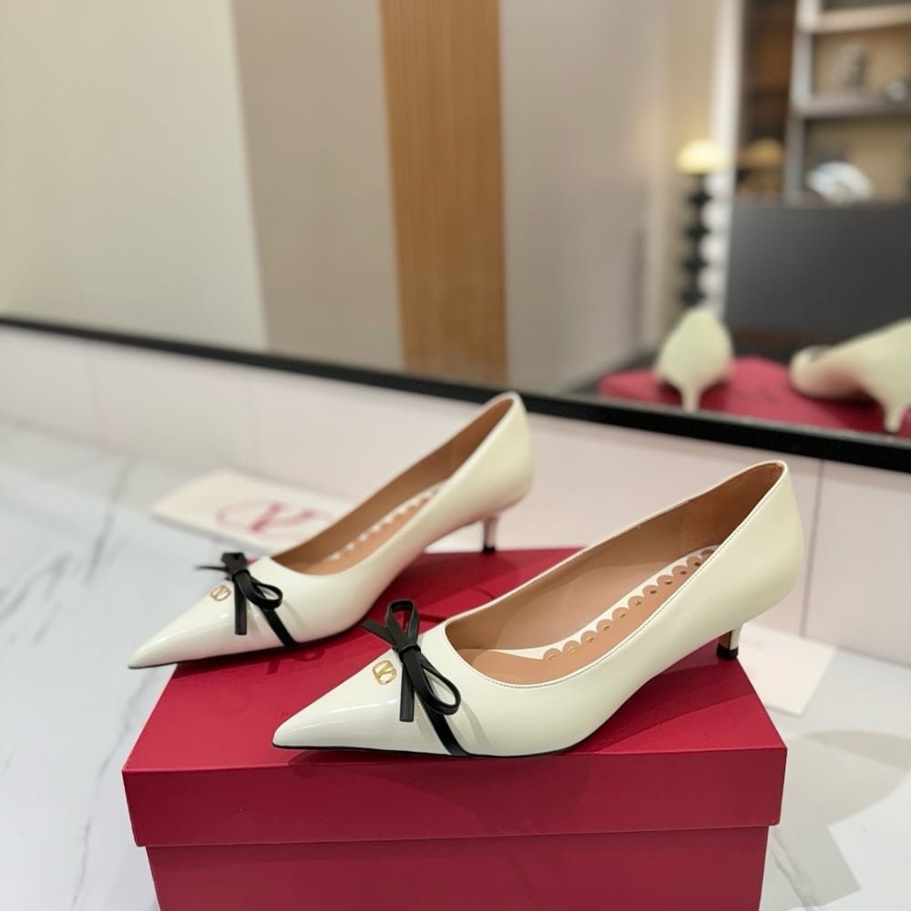 Va1e*ntin0 Bepointy Pump In Patent Leather White 6W2S0Lq0Dal A81