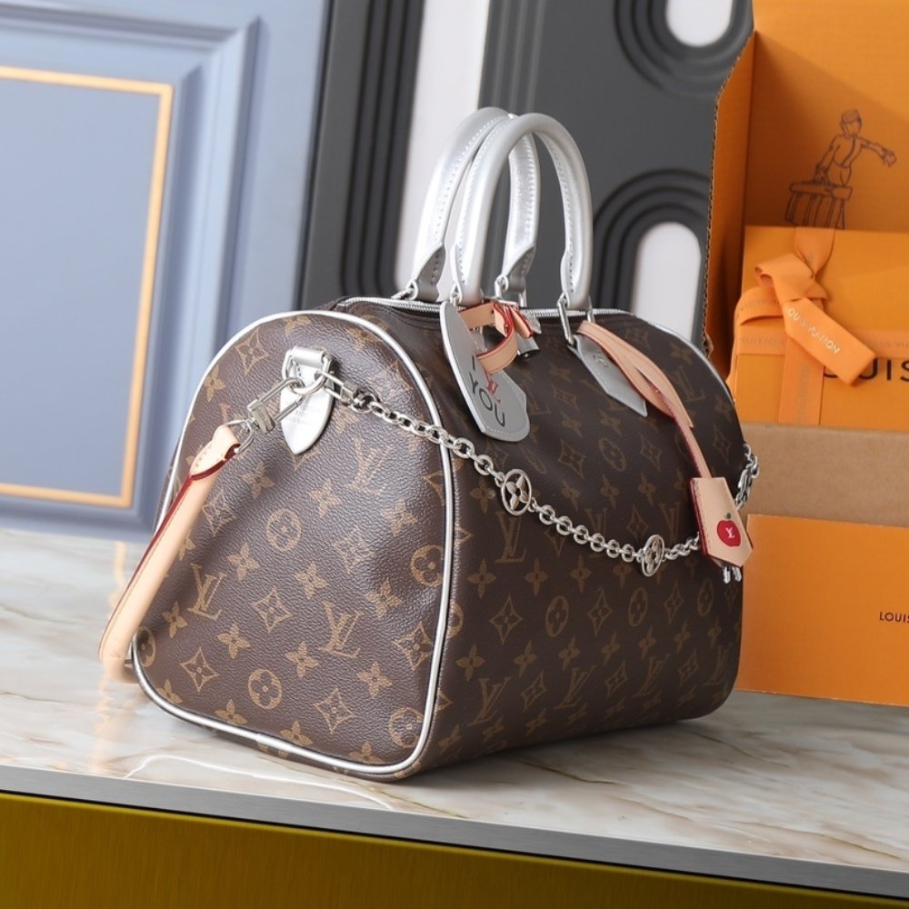 L0vis Vvtt0n 57th Street NYC Speedy Bandoulière 30 Monogram Silver 30cm M27324