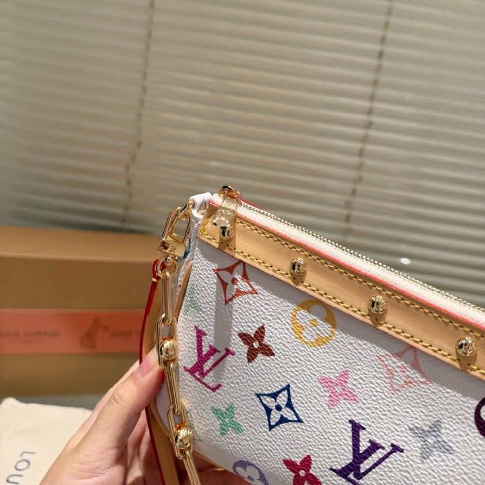 L0vis Vvtt0n X Takashi Murakami Pochette Accessories Multicolore Blanc 21Cm M13404