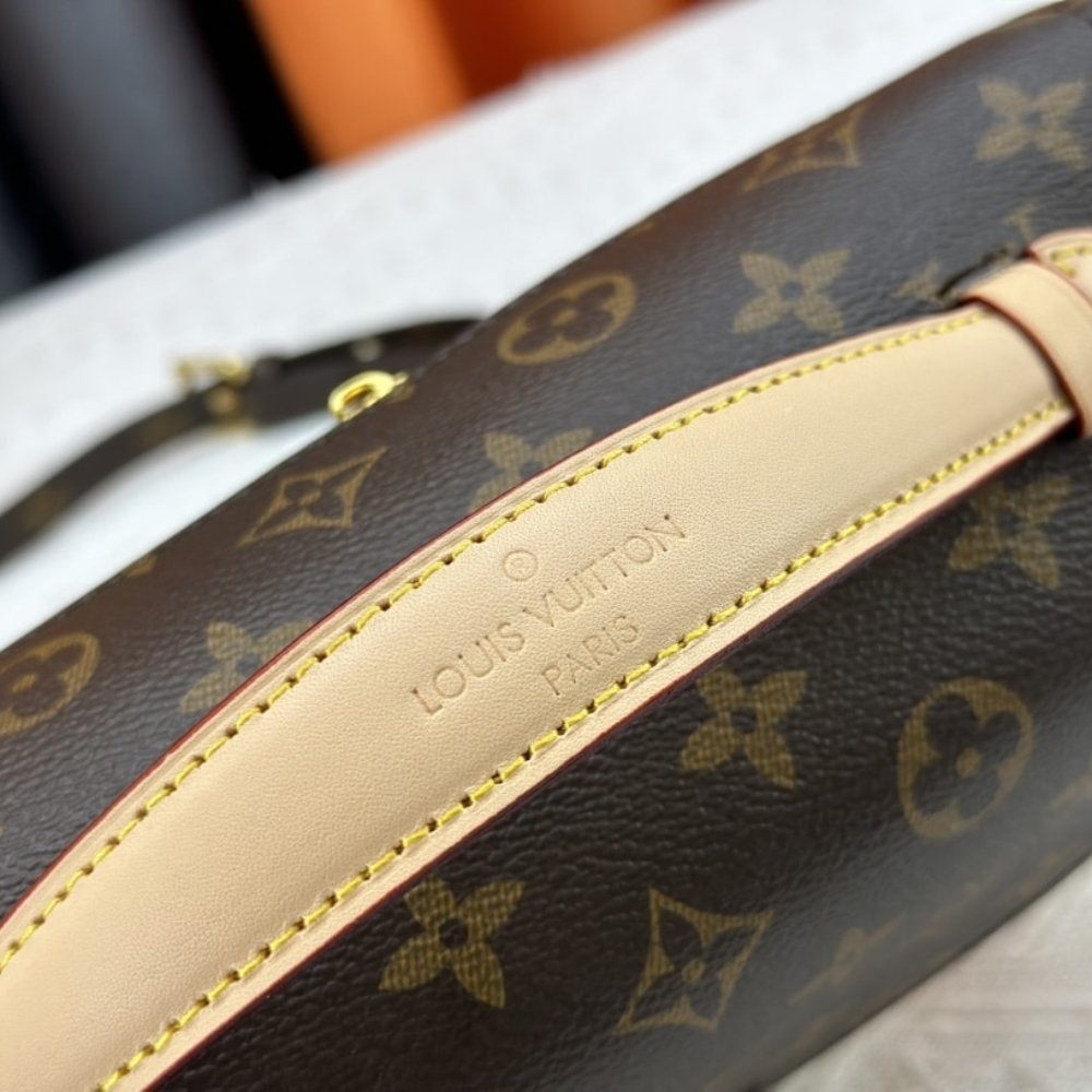 L0vis Vvtt0n Pochette Métis Monogram Coated Canvas 25Cm M47203