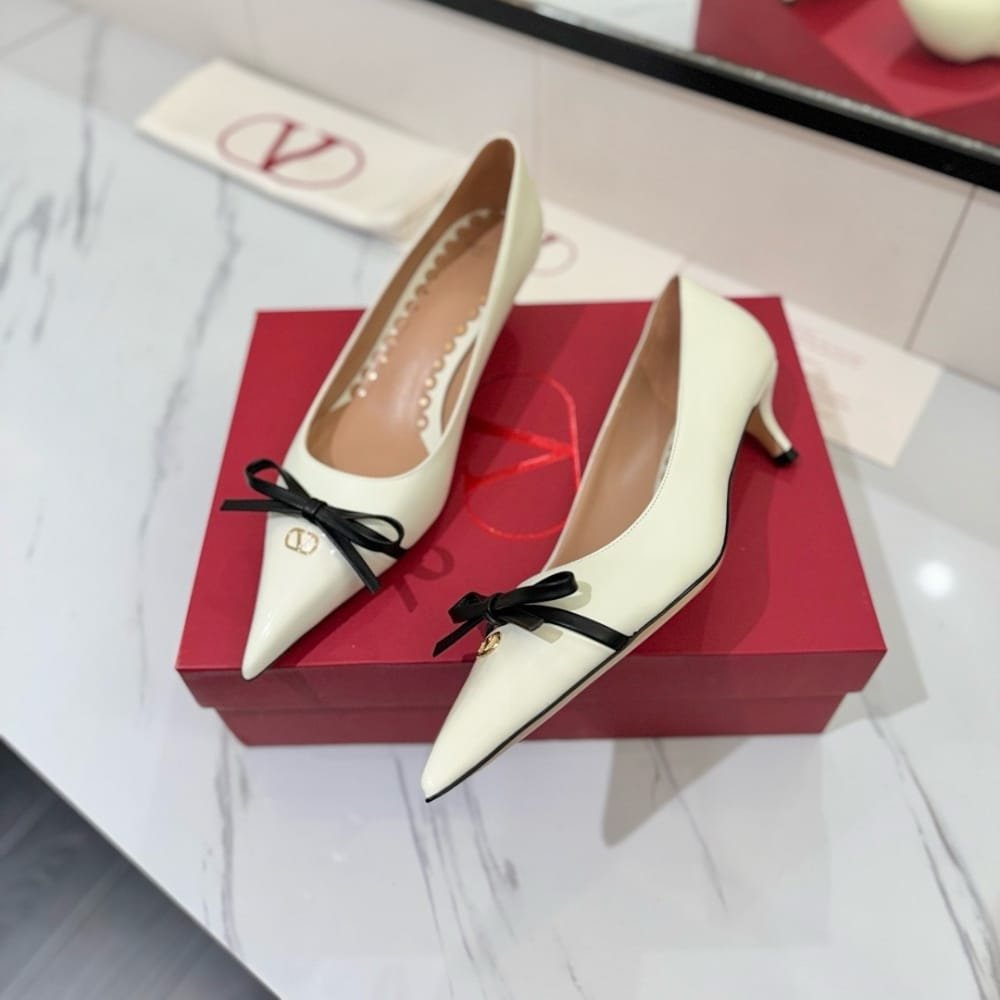 Va1e*ntin0 Bepointy Pump In Patent Leather White 6W2S0Lq0Dal A81