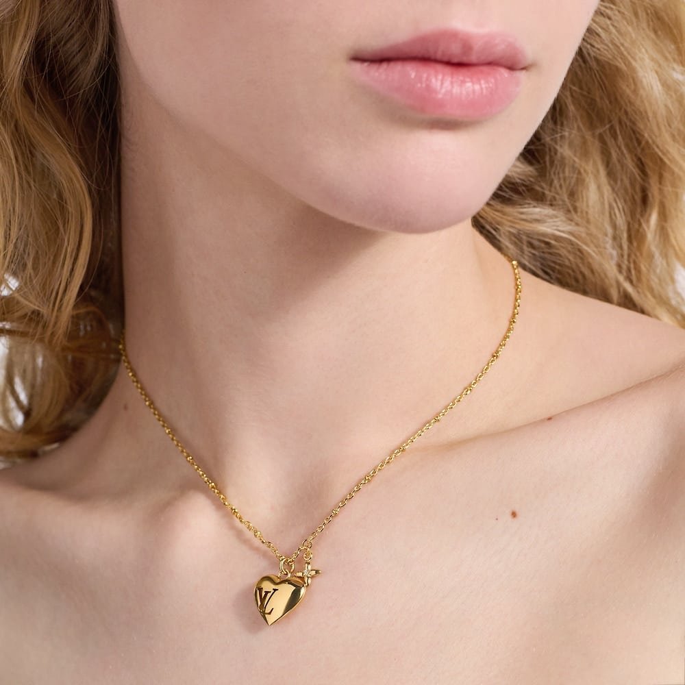 L0vis Vvtt0n Blooming Heart Necklace Gold M02310