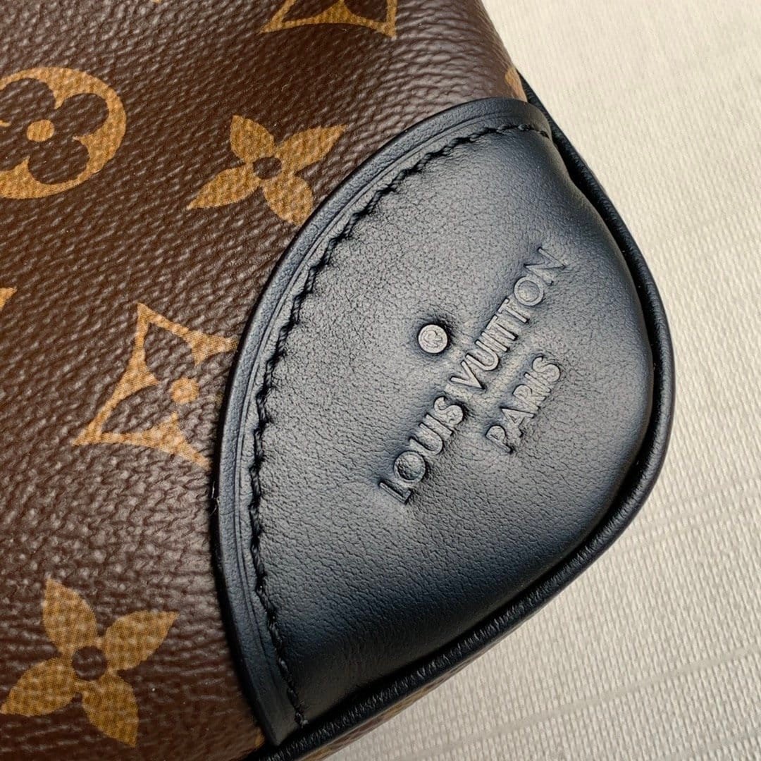 L0vis Vvtt0n Boulogne PM Monogram Black 26Cm M45831