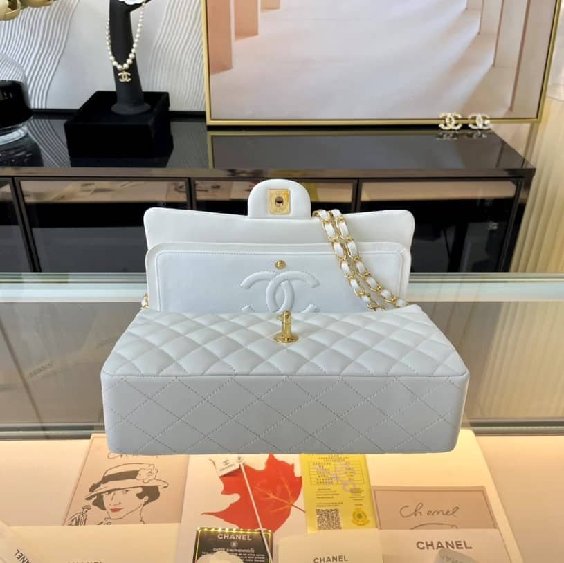 Ch**el Classic Medium Handbag White 25Cm A01112