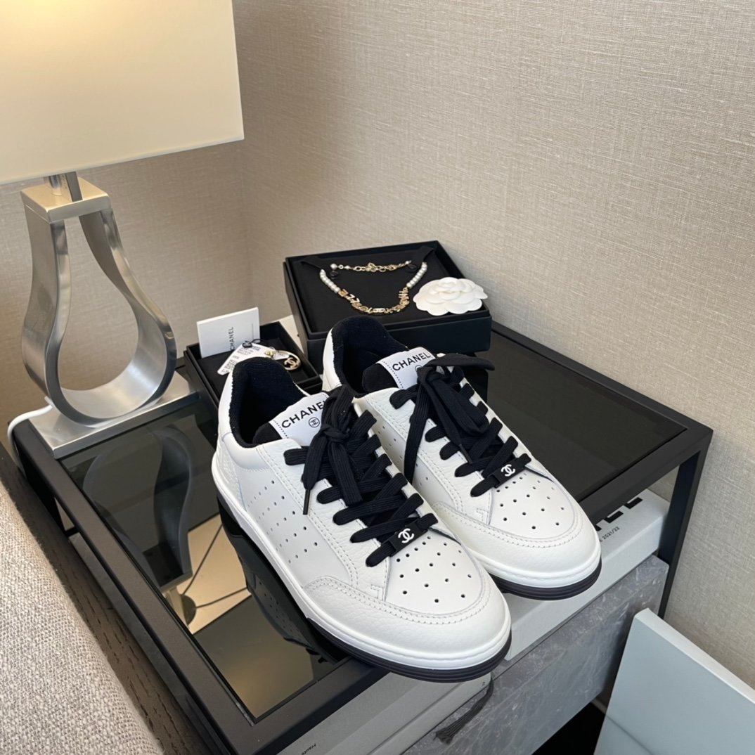 Ch**el Runner Trainer Sneakers White And Black G35934