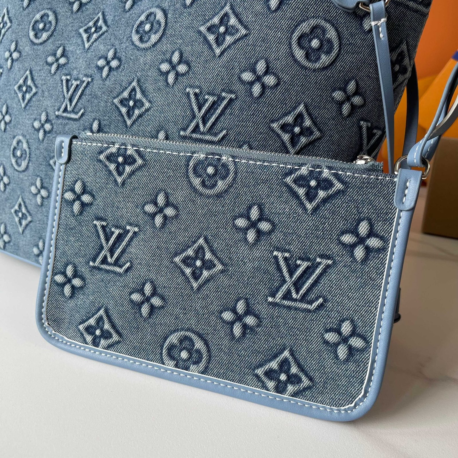 L0vis Vvtt0n Neverfull MM Bag Monogram Denim Blue 32Cm