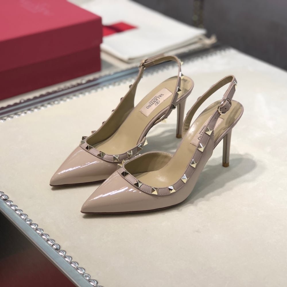 Va1e*ntin0 Garavani Rockstud Patent Leather Strap Pump Beige