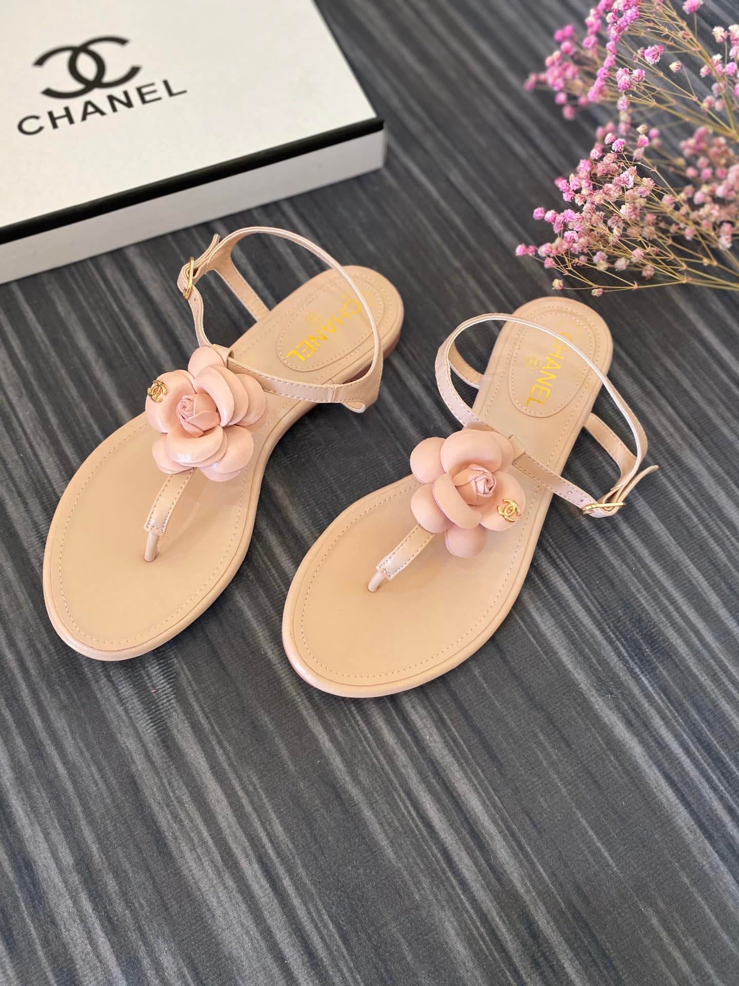 Ch**el Jelly Rubber Camellia Sandals Pink