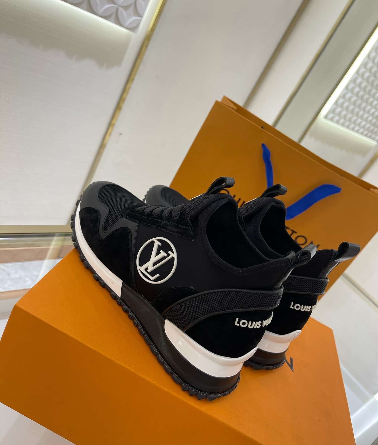 L0vis Vvtt0n Run Away Sneaker Black 1A9Er7