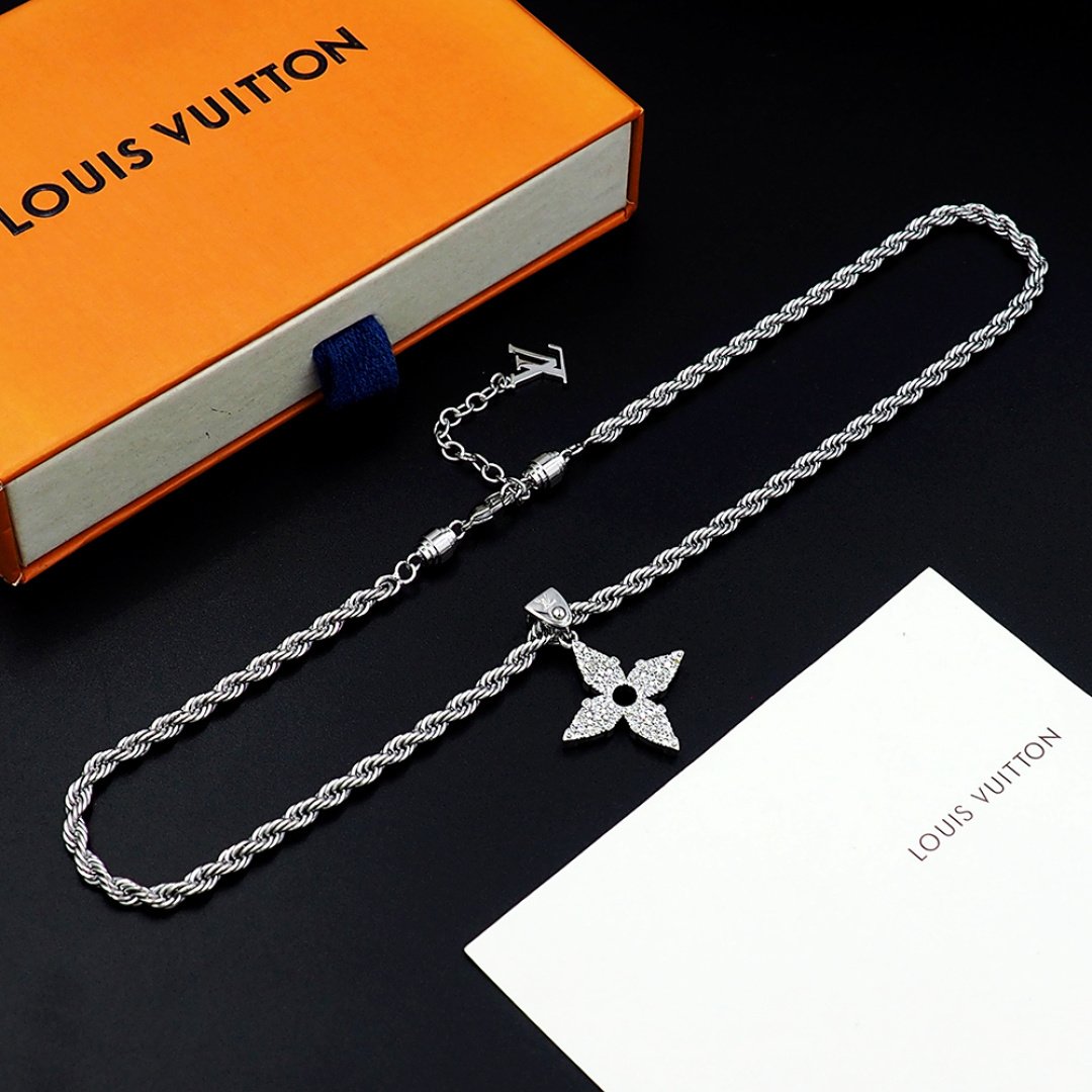L0vis Vvtt0n Lv Rope Pendant Necklace Silver