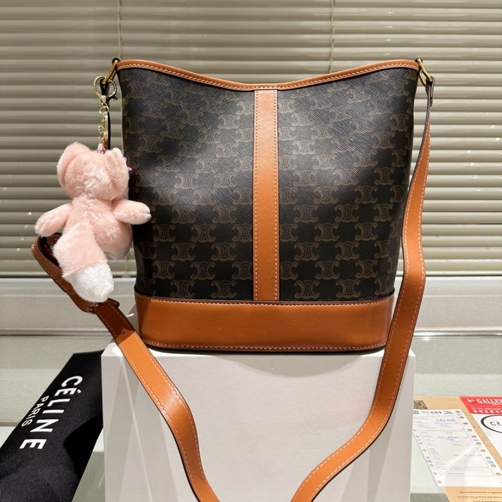 Ce1i*e Medium Cabas In Triomphe Canvas And Calfskin Tan 28Cm 115072Cas 04Lu