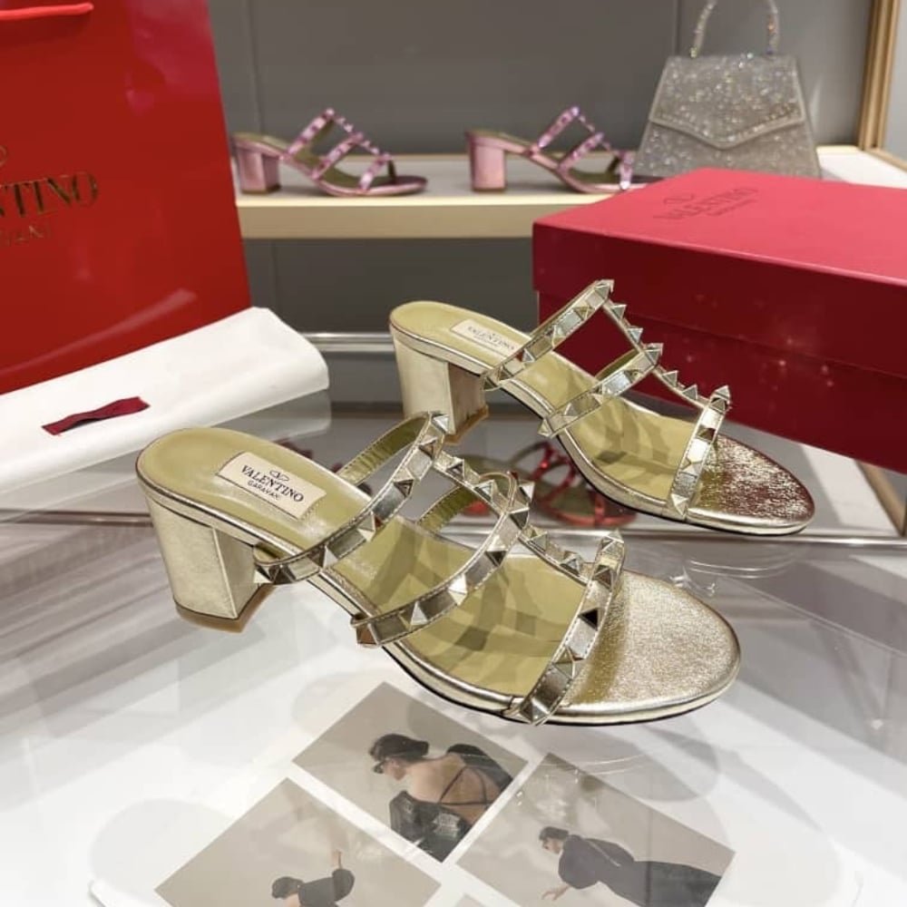 Va1e*ntin0 Garavani Rockstud Slide Sandal In Laminated Nappa Gold 6W2S0C47Qkh I8M