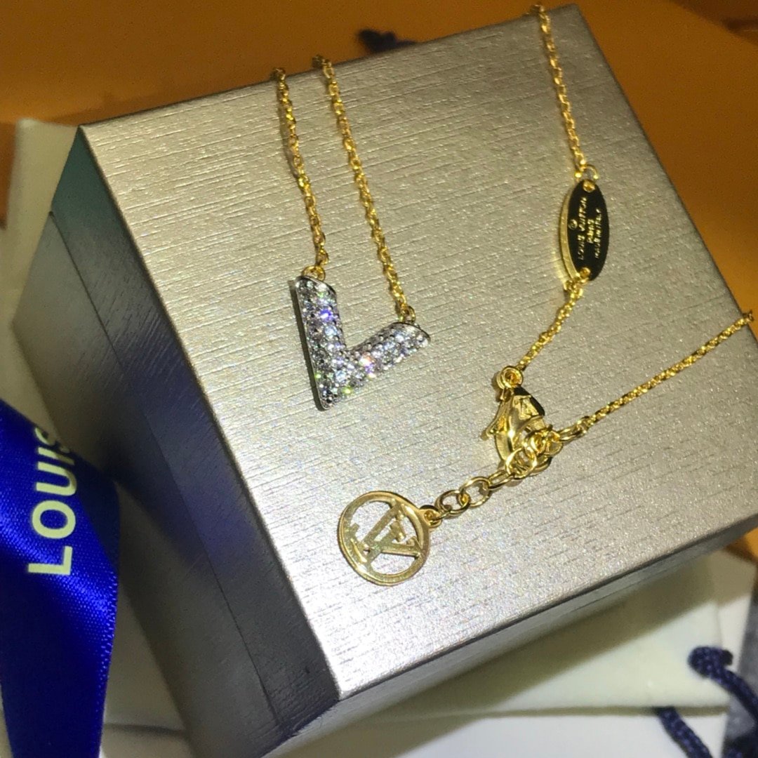 L0vis Vvtt0n Crystal Essential V Necklace M68033